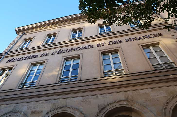 Patrimoines �lev�s, imp�t nul : la zone grise point�e par �ric Lombard