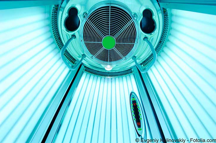 Ce n’est pas une première il est recommandé de fermer les cabines de bronzage