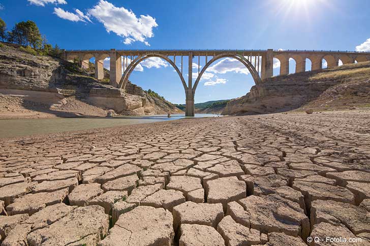 Les chaleurs prcoces annonces pour les jours qui viennent narrangent pas le dficit en eau dont la France est la victime