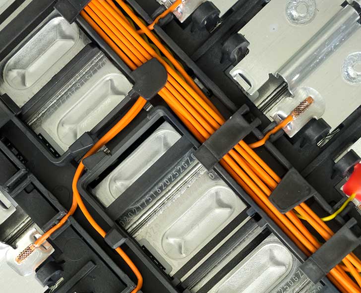 Les batteries stockent llectricit pour son utilisation future (Erik Kauf)