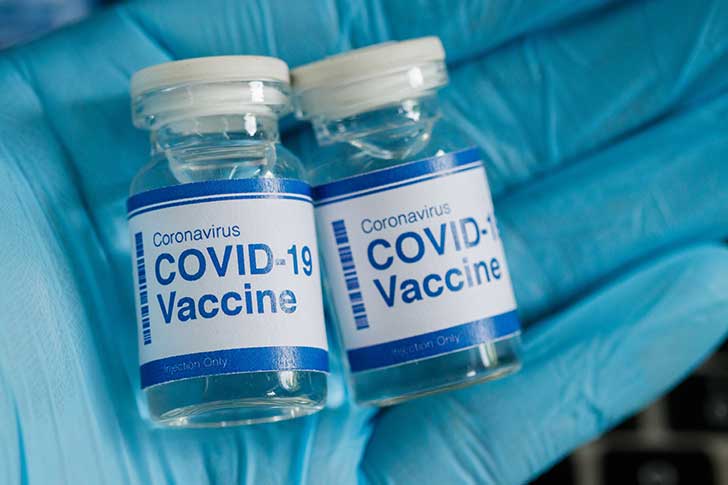 En Seine-Saint-Denis un bus du dpartement va au-devant des personnes isoles pour les vacciner