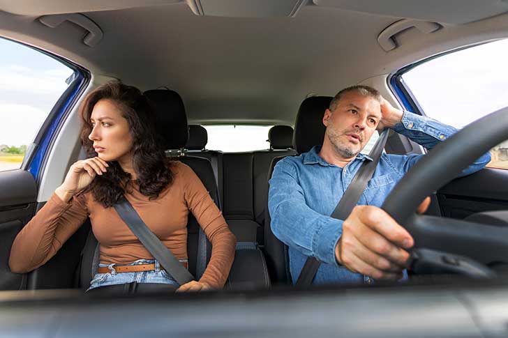 Vacances en couple : quand la route tourne au champ de bataille