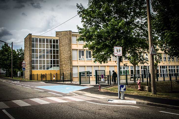 Pas de suspension de l’interdiction du port de l’abaya à l’école