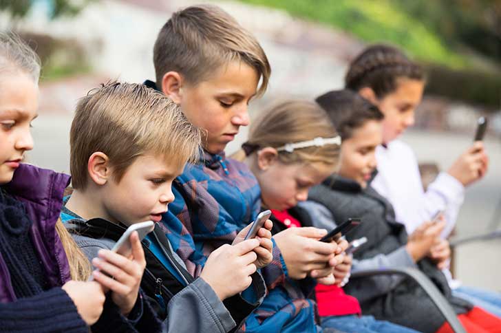 LExposition prcoce des jeunes enfants aux crans est qualifie de fabrique du crtin