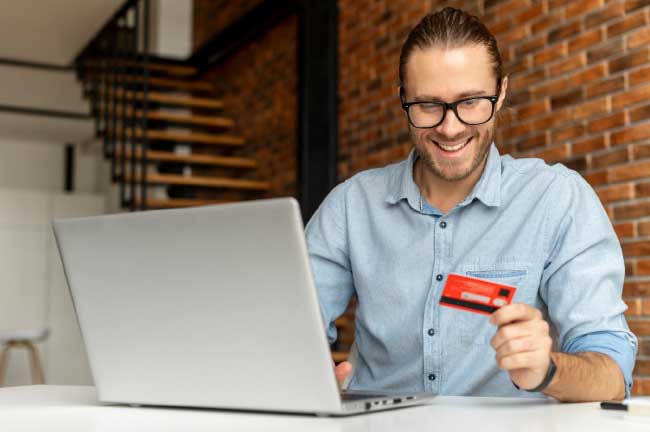Quels sont les avantages d’un compte bancaire en ligne ?