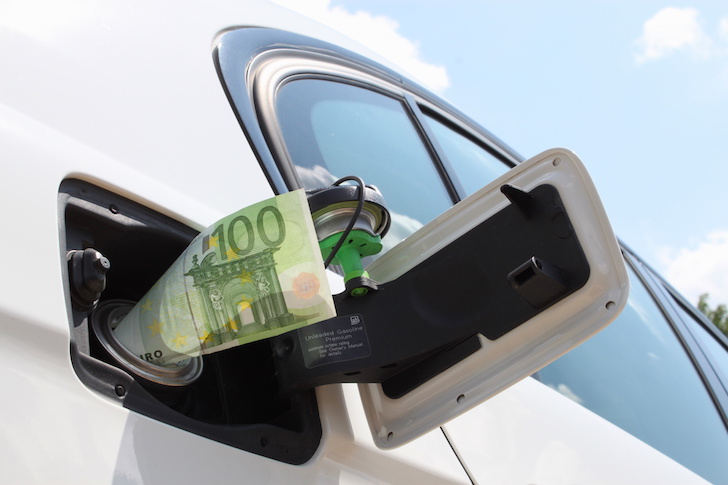Le gouvernement ajuste sa riposte face � la flamb�e des carburants