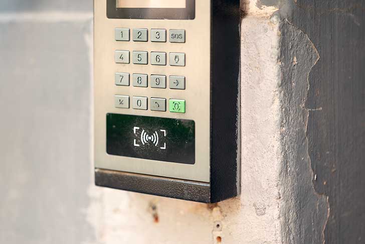 Interphones connect�s le code d�acc�s peut fragiliser la s�curit� des immeubles