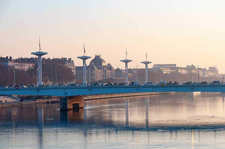 PFAS : Lyon lance un référé contre les géants de la chimie