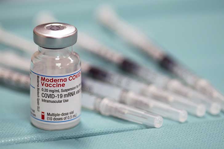 Mme les vaccins  ARS messager ne se valent pas celui de Moderna vient dtre dconseill aux moins de 30 ans