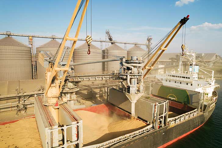 Les ports ukrainiens principalement Odessa ont repris l’exportation de céréales