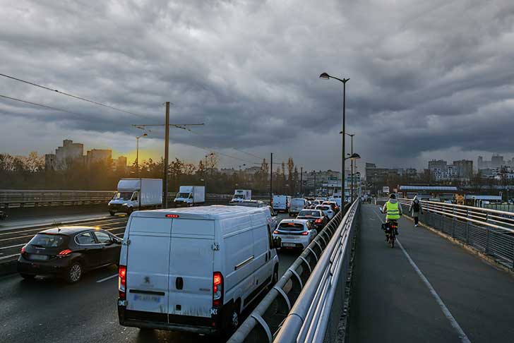 Ralentissement urbain : les défis de la mobilité dans les grandes villes