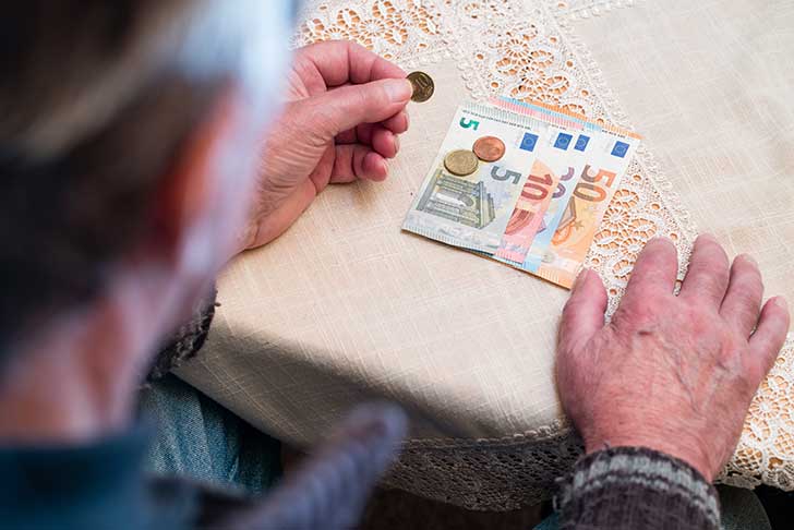 Le nombre de seniors au seuil de la précarité a augmenté de deux points entre 2014 et 2021