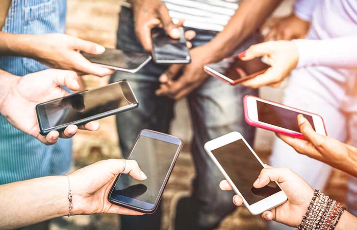 L�interdiction du t�l�phone portable au lyc�e, une rentr�e sous tension