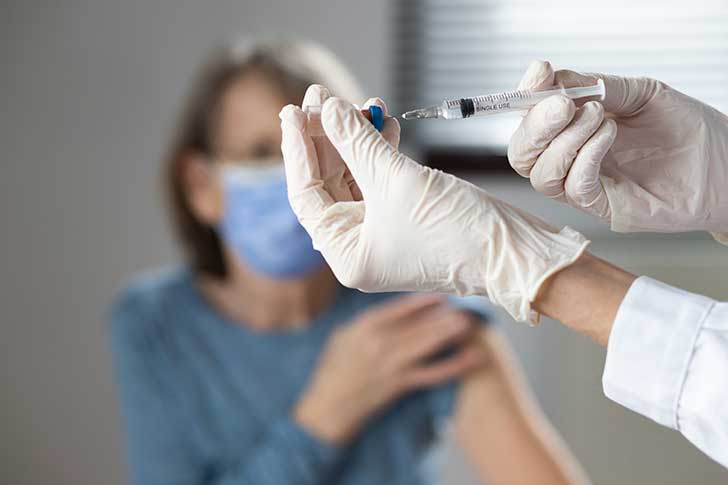 Des lus locaux plaident pour un assouplissement du plan de vaccination